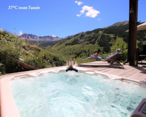 Prestigious Chalet with Pool & Hot tub, Mountain Views for 19 Guests